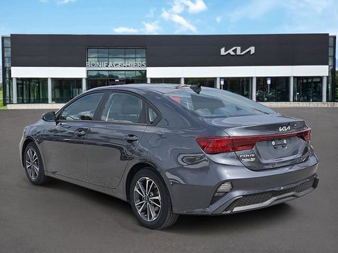 Certified 2023 Kia Forte LXS w/ LXS Technology Package FWD image 3