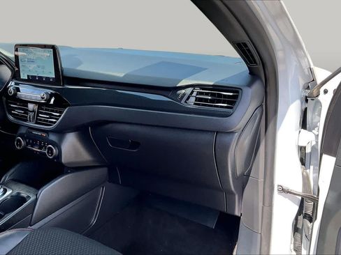 Used 2025 Ford Escape ST-Line FWD image 18