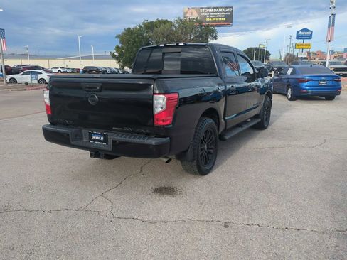 Used 2018 Nissan Titan SV w/ SV Convenience Package image 8