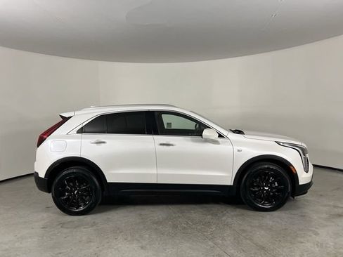 Certified 2023 Cadillac XT4 Luxury w/ Cold Weather Package FWD image 9