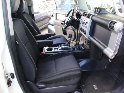 Used 2010 Toyota FJ Cruiser 4WD AT image 22