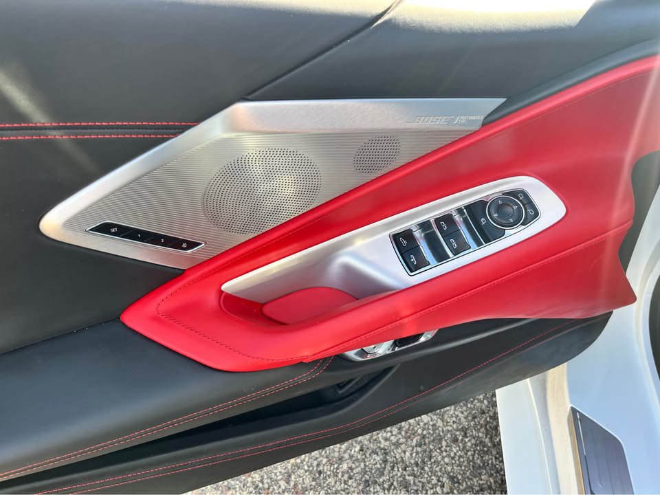 Used 2022 Chevrolet Corvette Stingray Premium Conv w/ Z51 Performance Package RWD image 10