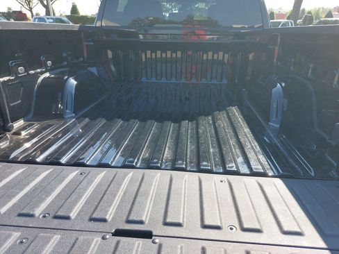 Used 2023 GMC Sierra 1500 SLT w/ SLT Premium Package AWD/4WD image 12