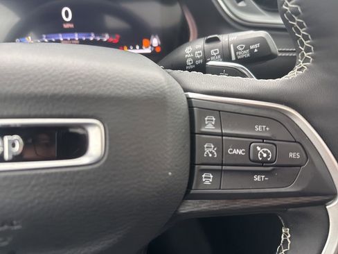 Used 2024 Jeep Grand Cherokee L Altitude image 12