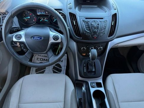 Used 2016 Ford Escape SE FWD image 3