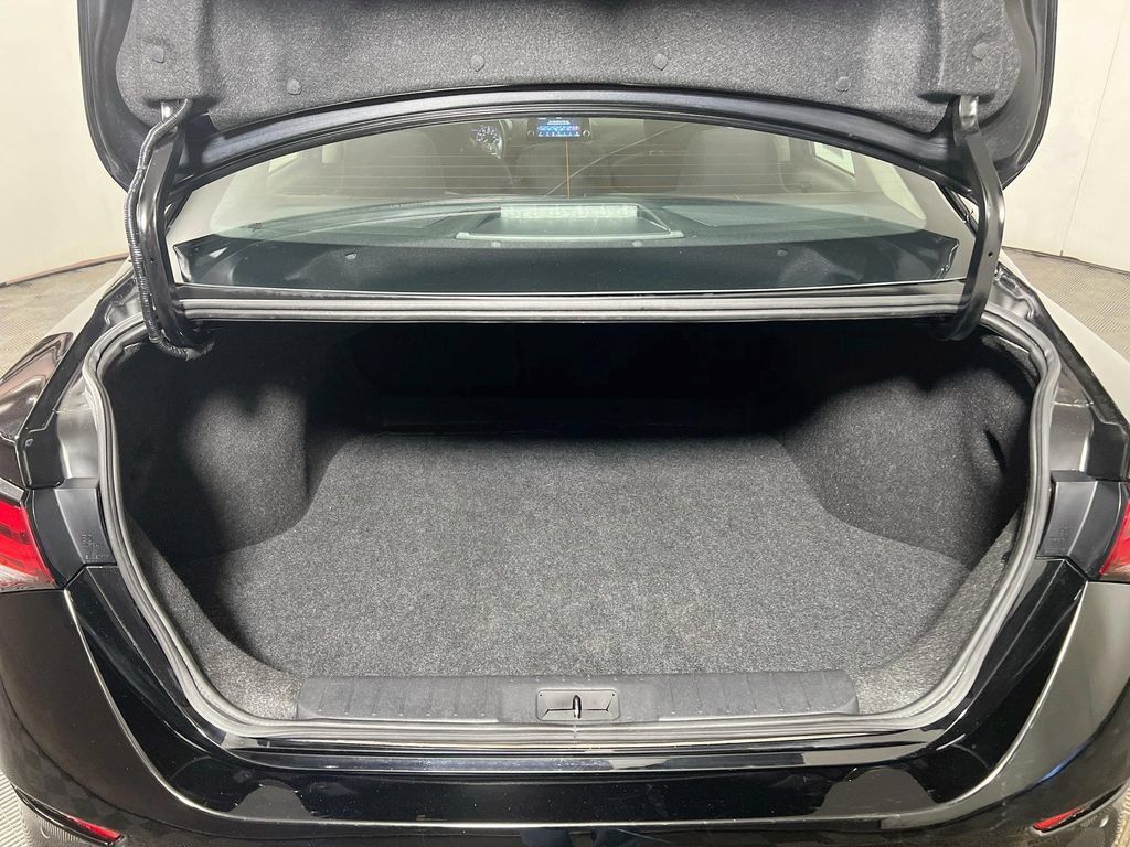 Used 2024 Nissan Sentra SV FWD image 22