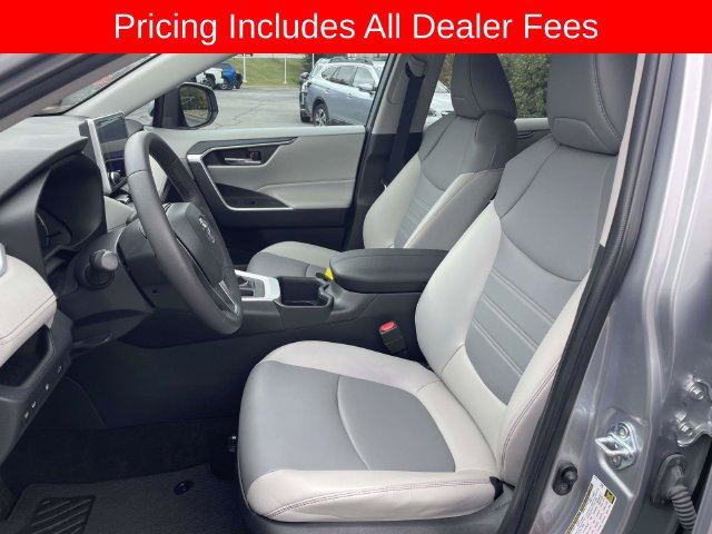 Used 2023 Toyota RAV4 XLE Premium AWD/4WD image 18