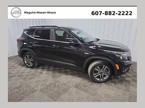 Used 2023 Kia Seltos S w/ Navigation Package AWD/4WD image 1