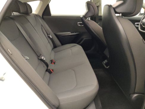 Used 2025 Kia K4 FWD image 19