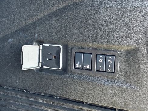 Used 2025 GMC Yukon Denali image 36