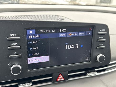 Used 2022 Hyundai Elantra SEL FWD image 24