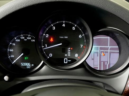 Certified 2023 Porsche Macan Turbo image 19