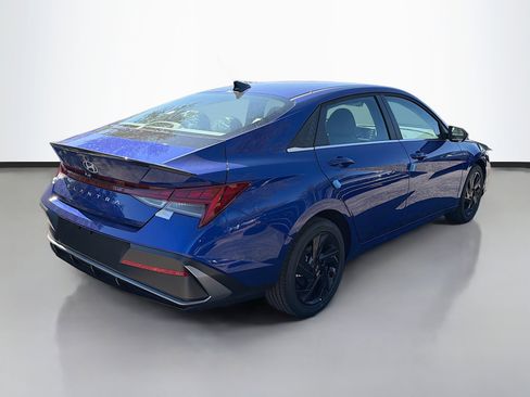 New 2026 Hyundai Elantra SEL Sport Premium image 3