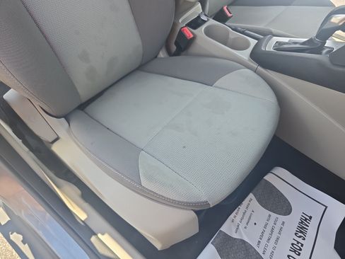 Used 2014 Ford Focus SE FWD image 10