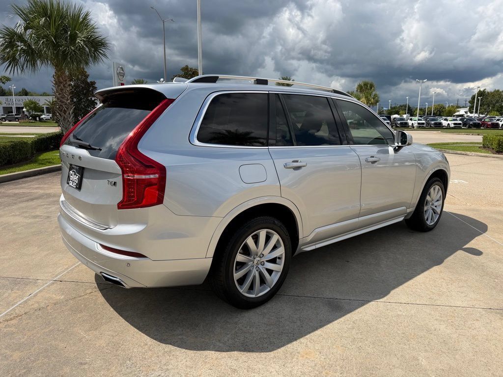 Used 2017 Volvo XC90 T6 Momentum w/ Vision Package AWD/4WD image 4