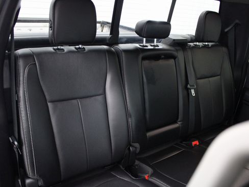 Used 2018 Ford F150 Lariat w/ Equipment Group 502A Luxury image 28