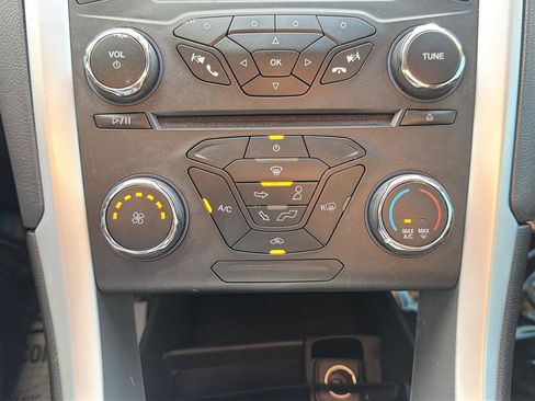 Used 2016 Ford Fusion SE FWD image 21