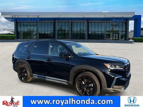 New 2025 Honda Pilot Touring image 1