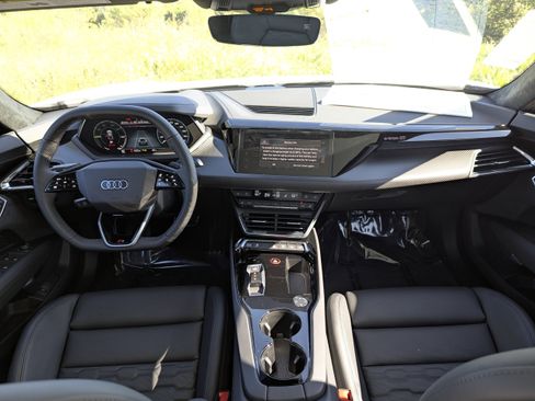 New 2026 Audi S e-tron GT Prestige image 15