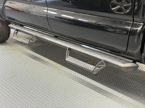 Used 2018 Toyota Tacoma TRD Sport image 16