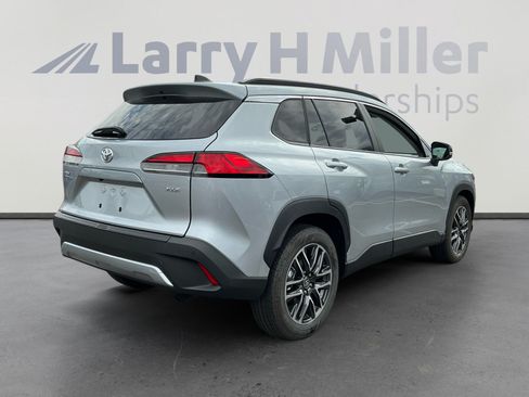 Certified 2026 Toyota Corolla Cross XLE FWD image 5
