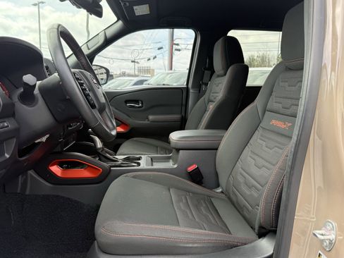 Used 2024 Nissan Frontier Pro-X image 11