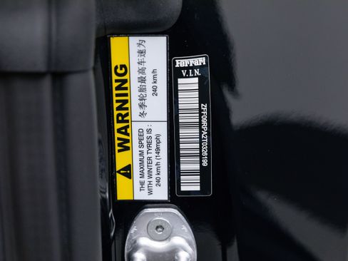 Used 2026 Ferrari Roma Spider image 19