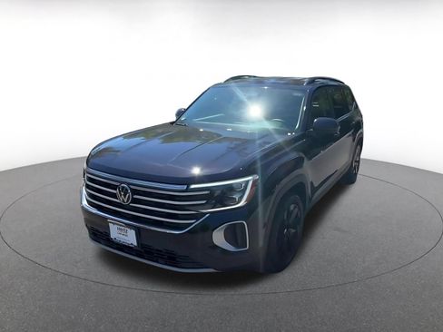 Used 2026 Volkswagen Atlas SE FWD image 5