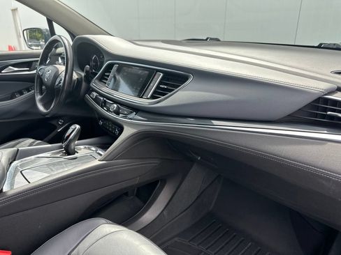 Used 2019 Buick Enclave Essence w/ LPO, Luxury Package AWD/4WD image 33