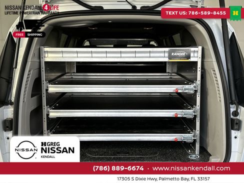 Used 2023 Chrysler Voyager LX image 29