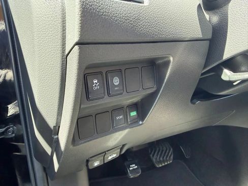 Used 2021 Nissan Rogue Sport S FWD image 17
