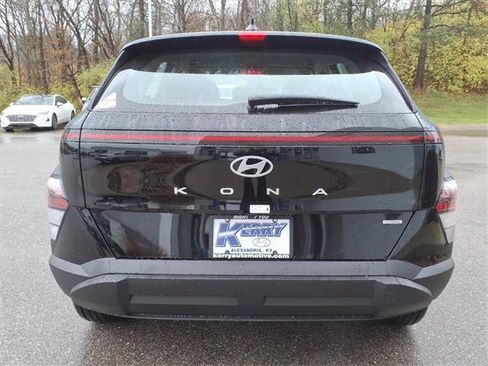 New 2026 Hyundai Kona SE image 5