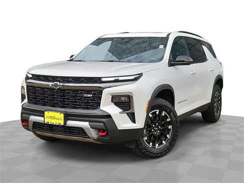 Used 2025 Chevrolet Traverse Z71 w/ Enhanced Driving Package image 1