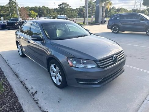 Used 2014 Volkswagen Passat 1.8T Wolfsburg Edition FWD image 2