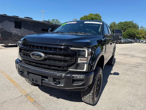 Used 2021 Ford F250 Lariat image 2