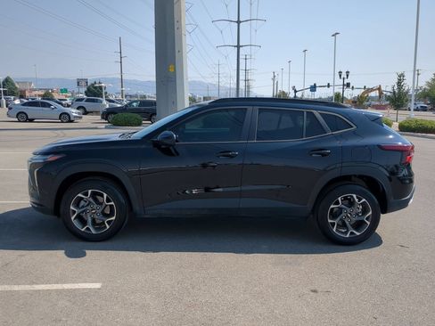 Used 2024 Chevrolet Trax LT w/ Driver Confidence Package FWD image 6