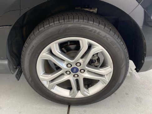 Used 2017 Ford Edge Titanium w/ Technology Package image 11