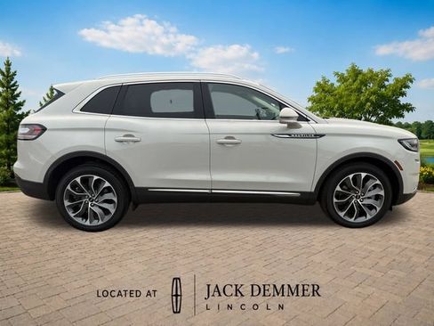 Used 2023 Lincoln Nautilus Reserve AWD/4WD image 9