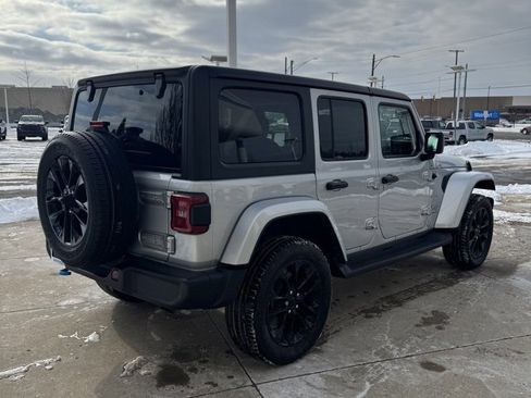 Used 2023 Jeep Wrangler Unlimited Sahara w/ Cold Weather Group image 5