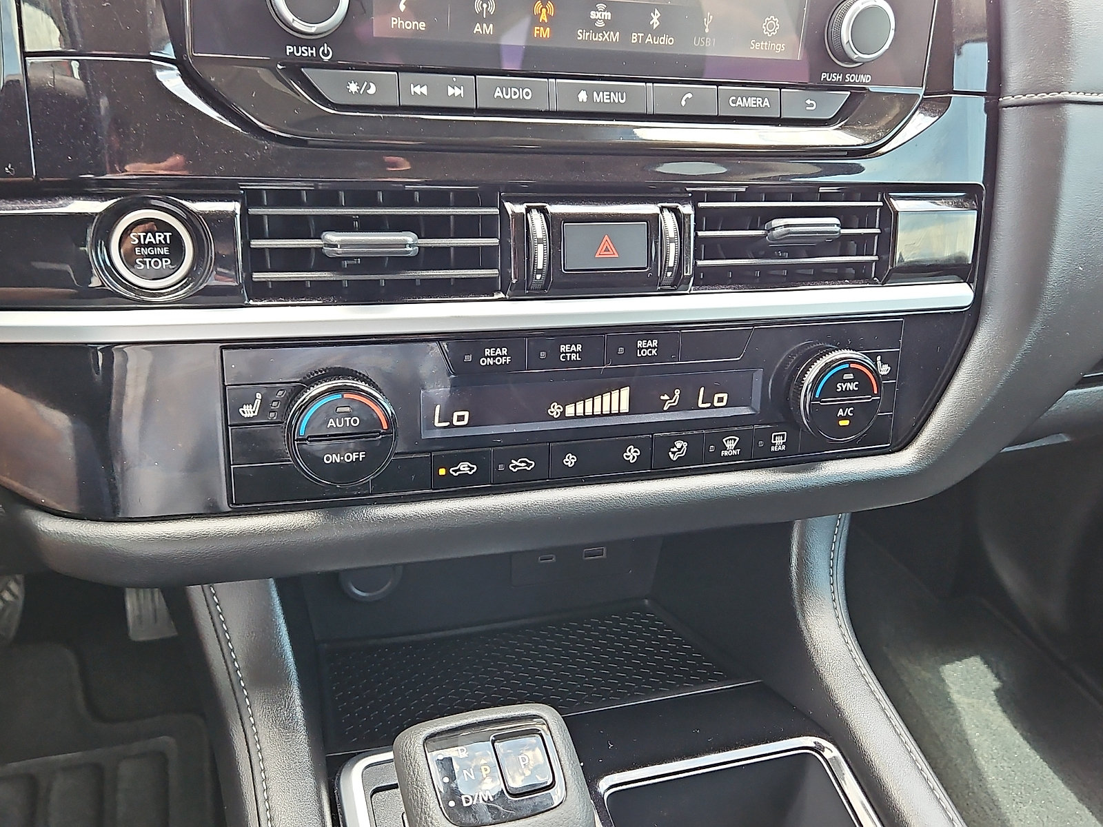 Used 2024 Nissan Pathfinder SV FWD image 14