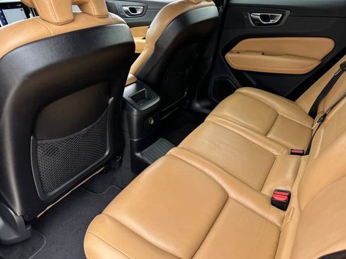 Used 2019 Volvo XC60 T8 Inscription w/ Protection Package Premier image 11