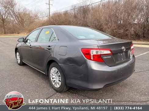 Used 2014 Toyota Camry LE image 3