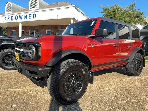 Used 2023 Ford Bronco Wildtrak image 24