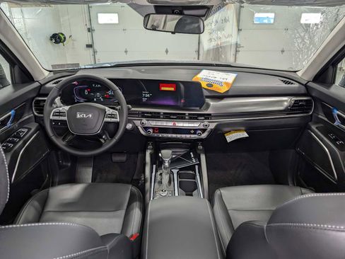 Used 2024 Kia Telluride S w/ S Sunroof Package image 16