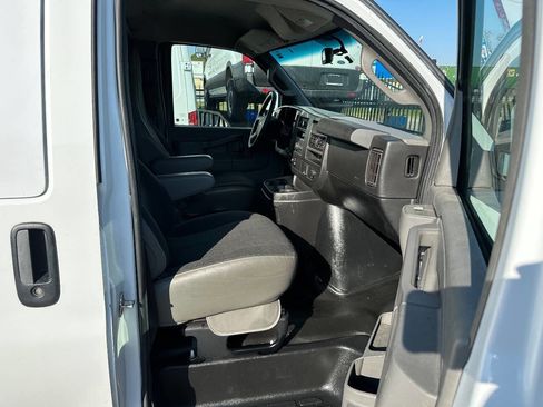 Used 2021 Chevrolet Express 2500 w/ Driver Convenience Package image 14