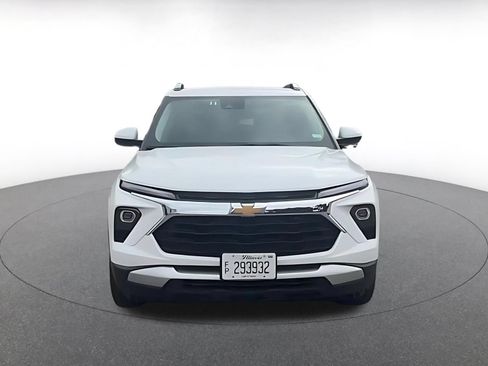 Used 2025 Chevrolet TrailBlazer LT FWD image 3
