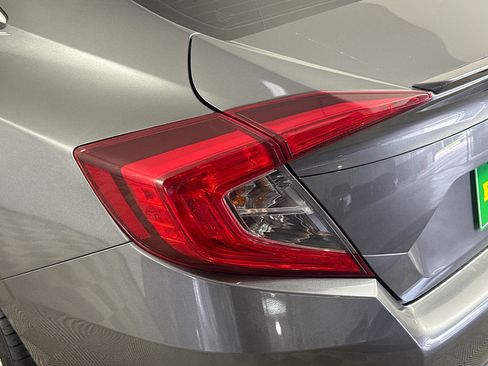 Used 2019 Honda Civic Touring image 36