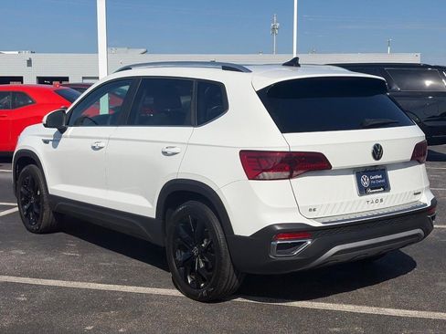 Certified 2023 Volkswagen Taos SE w/ Panoramic Sunroof Package AWD/4WD image 8