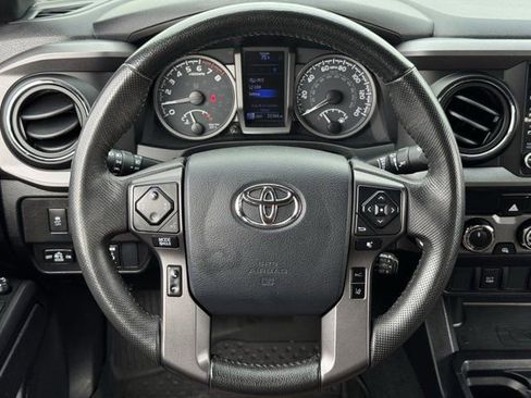 Used 2020 Toyota Tacoma TRD Off-Road AWD/4WD image 13