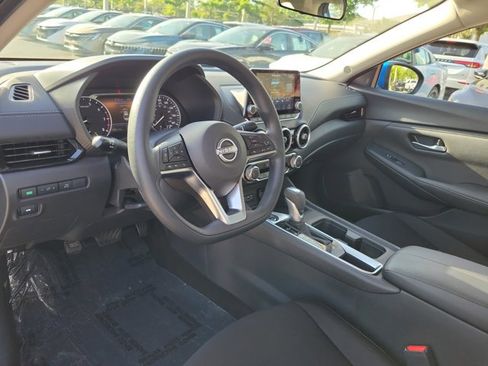 Used 2025 Nissan Sentra SV FWD image 15